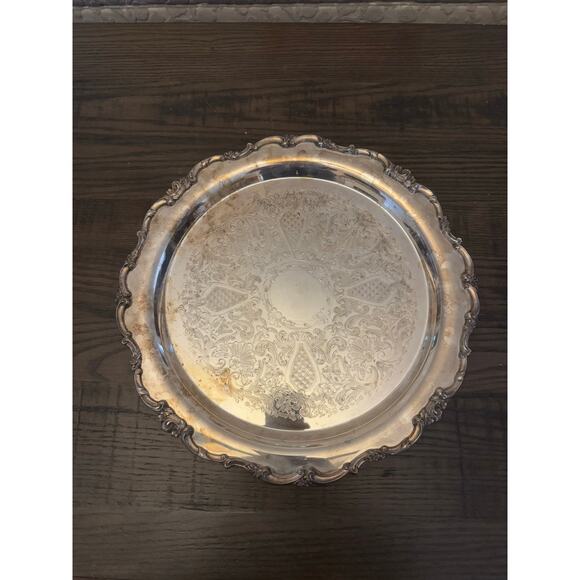 Lunt V-90 12.75” Round Silver-Plated Platter – Eloquence Pattern - Picture 7 of 7